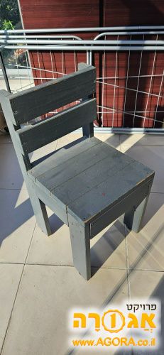 כסא עץ לילדים