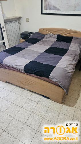 מיטה זוגית + בסיס מיטה עם ארגז מצעים