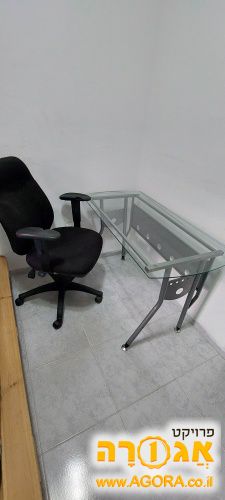 שולחן מחשב וכסא מחשב
