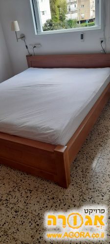 מסגרת מיטה זוגית