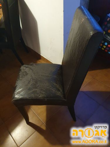 כסאות תואמים