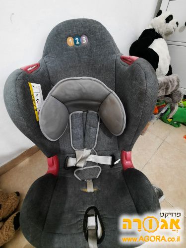 כסא בטיחותי לרכב לתינוק