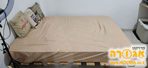 מיטה + בסיס מעץ