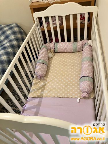 מיטת תינוק עם מזרון