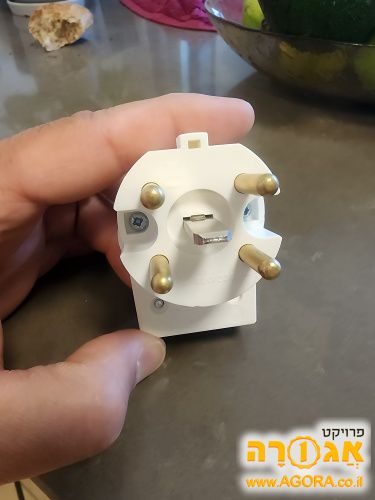 תקע תלת פאזי