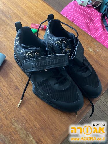 נעלי הרמת משקולות