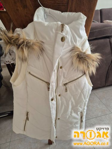 אפודה עם כובע לבנות