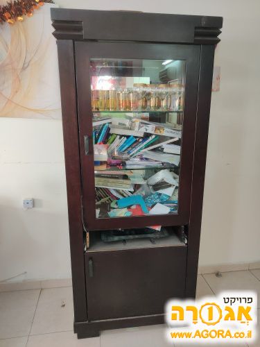 ארונית ויטרינה