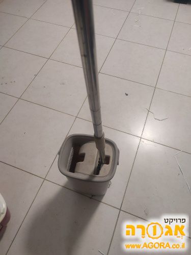 דלי עם מגב