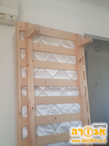 מיטה - בסיס ומזרון כמו חדש