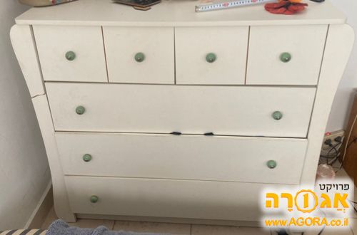 שידה לבנה מעץ מלא
