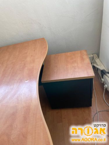 שולחן משרד וארונית