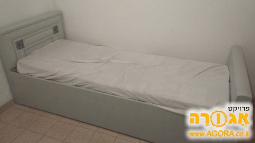 מיטה ארוכה עם ארגז מצעים