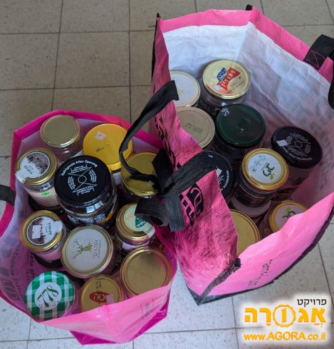 צנצנות מזכוכית עם מכסים