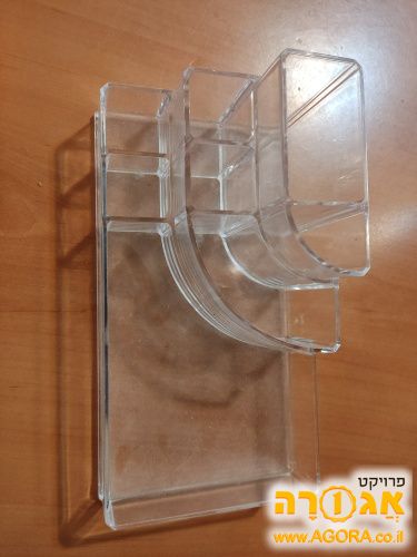 מתקן לציוד משרדי לתלמיד