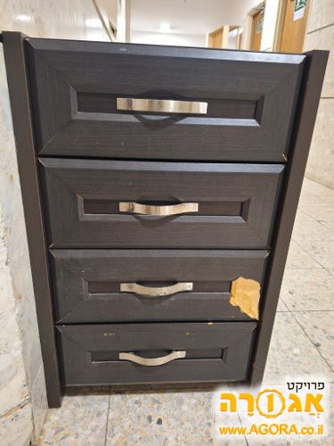 שידת מגירות