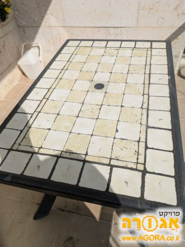 שולחן פלסטיק