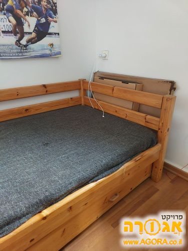 מיטה/ספה מעץ מלא + מיטה נוספת