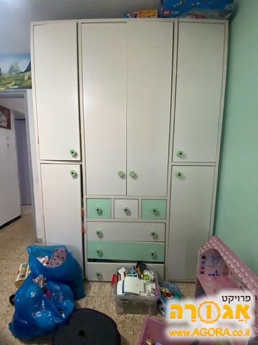 ארון לחדר ילדים
