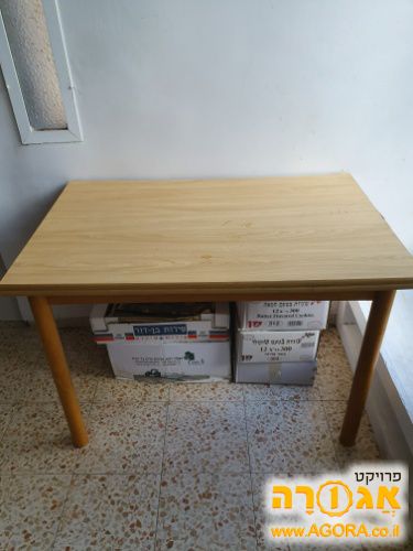 שולחן אוכל