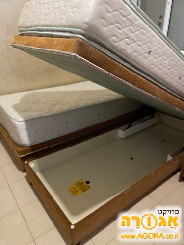 מיטה זוגית (שתי מיטות נפרדות)