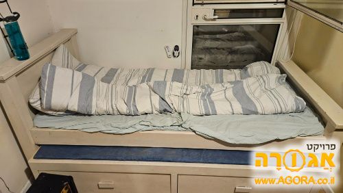 מיטת נוער עם מיטת חבר נפתחת