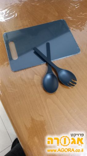 קרש חיתוך וכפות