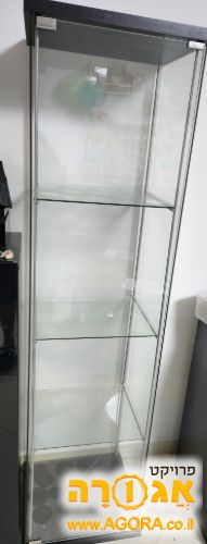 ויטרינה זכוכית