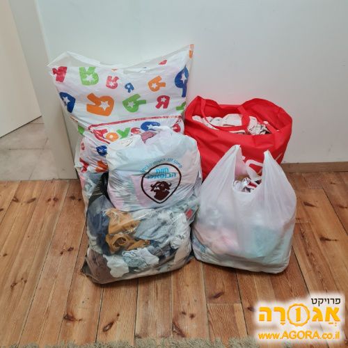 בגדים לתינוקות עד שנה