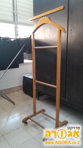 מתלה לחליפות