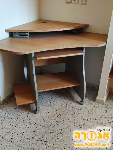 שולחן מחשב פינתי