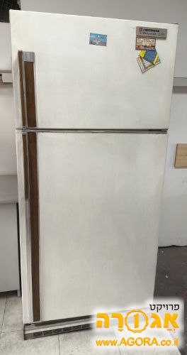 מקרר של חברת Hotpoint