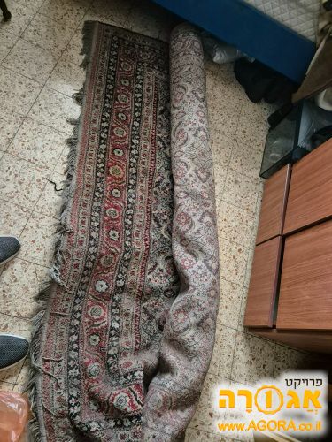 שני שטיחים לבית