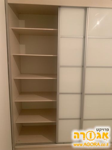 ארון בגדים