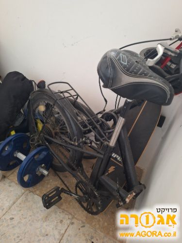 אופניים מתקפלות עם קסדה ומנעול