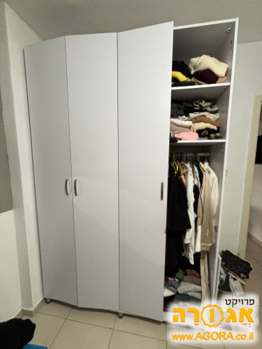 ארון בגדים