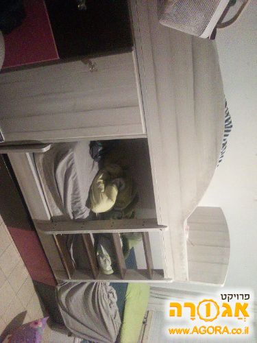 מיטת קומותיים רכבת