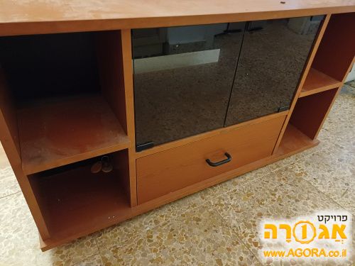 כוננית קטנה