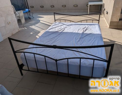 מיטת מתכת 150×200 עם מזרן פולירון תואם