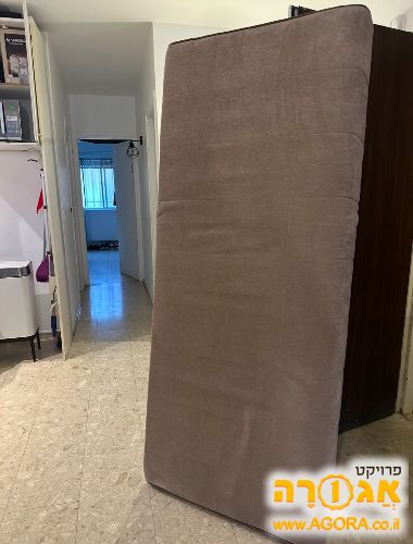 מיטת יחיד כמו חדשה !