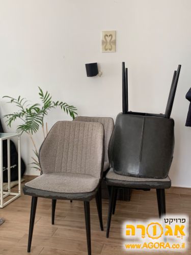 4 כיסאות מאוד נוחות במצב נקי