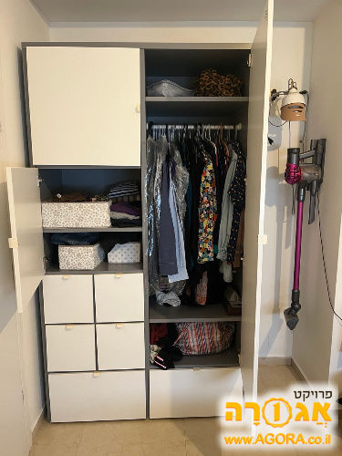 אורן קיר איקאה