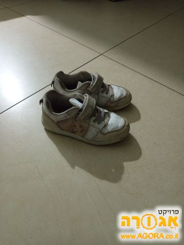 נעלי ילדה