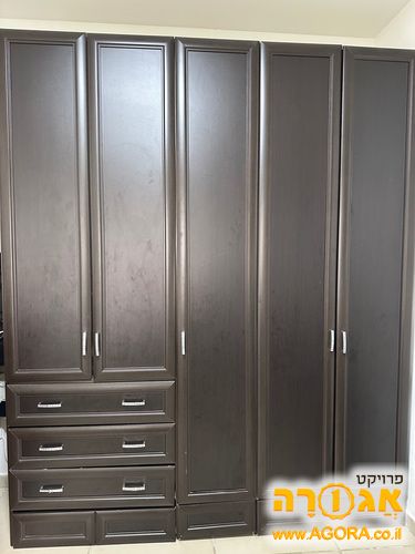 ארון בגדים