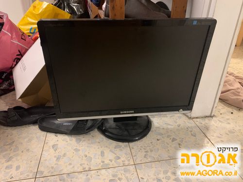 מסך 24" - תקין לעתים נכבה