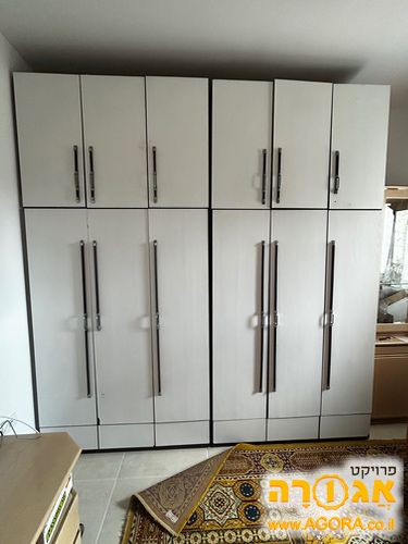 ארון בגדים