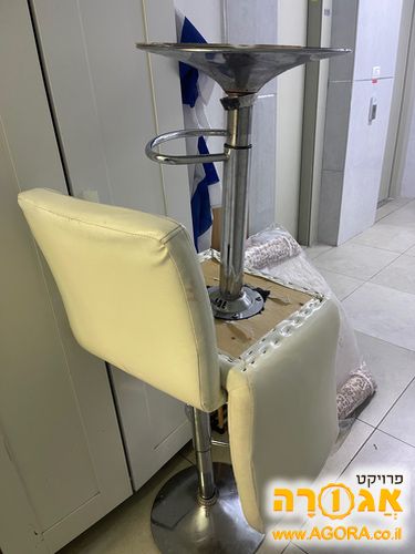 2 כסאות בר