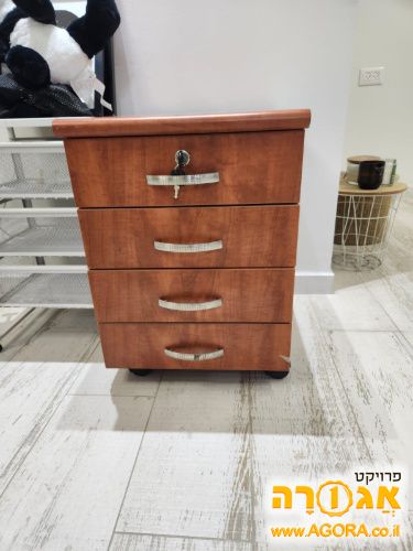 ארונית מגירות