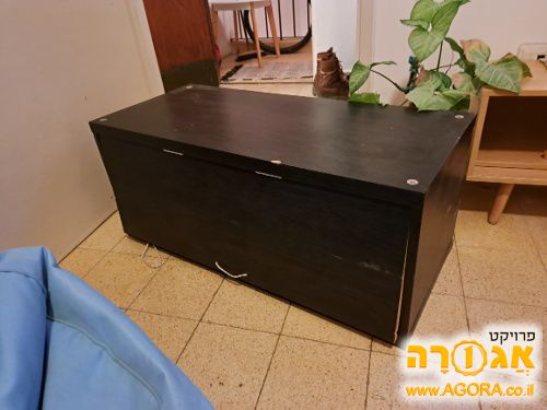 שידה שחורה