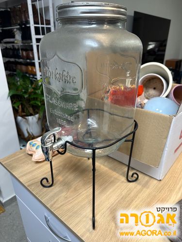מתקן שתיה/קנקן זכוכית עם פיה